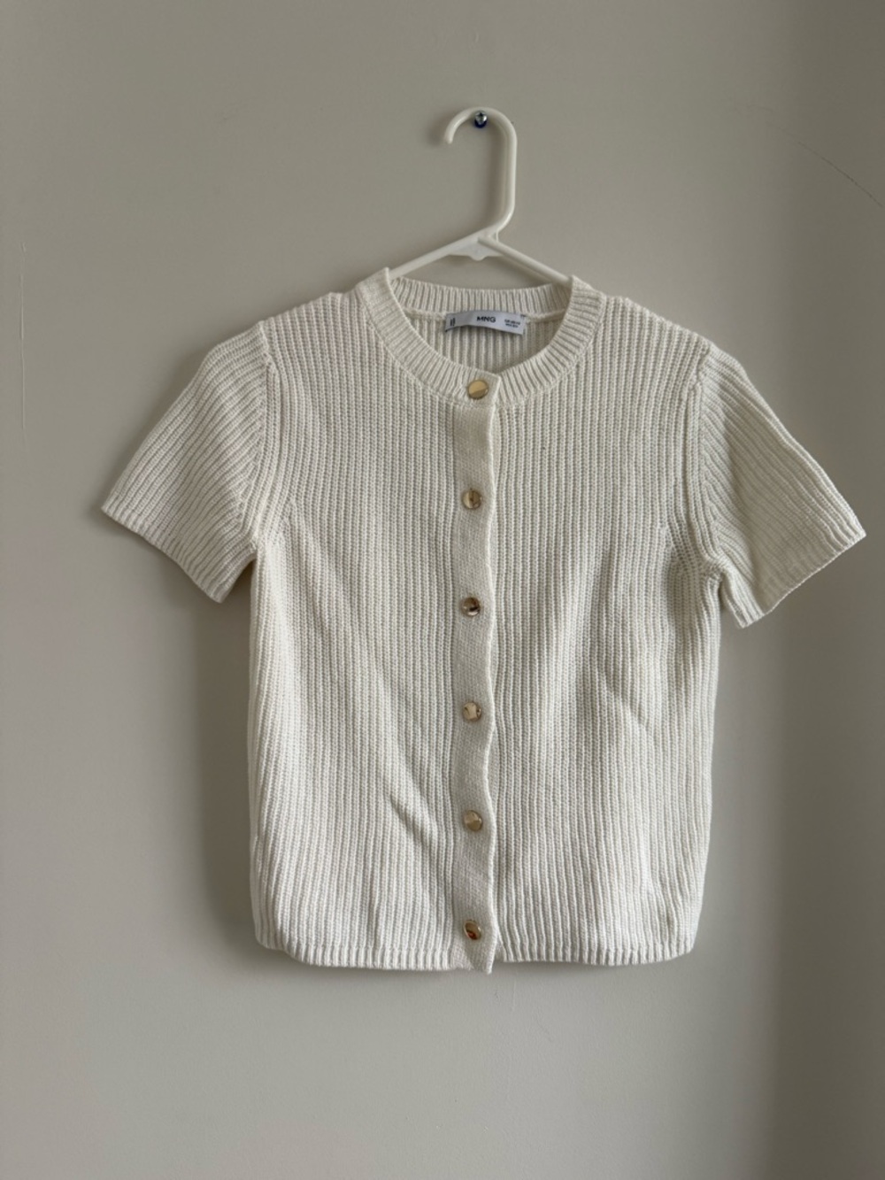 Mango Classic Minimalist Short-Sleeve Knit Cardigan with gold buttons- XS- NWOT